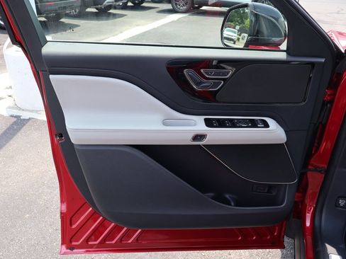 New 2026 Lincoln Aviator AWD image 17