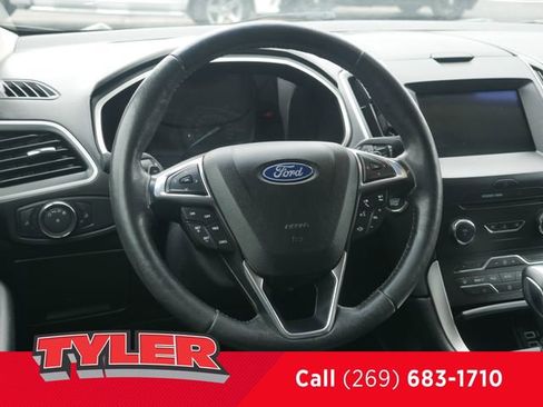 Used 2018 Ford Edge SEL w/ Equipment Group 201A AWD/4WD image 41