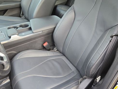 Certified 2025 Acura TLX w/ Technology Package image 22