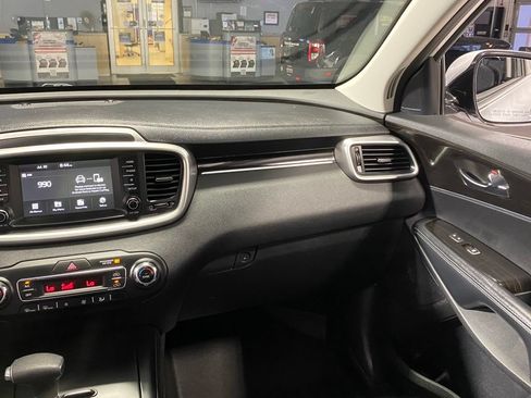 Used 2019 Kia Sorento AWD V6 image 28