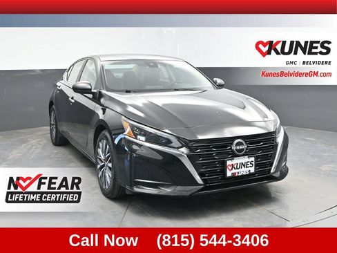 Used 2025 Nissan Altima 2.5 SV FWD image 1