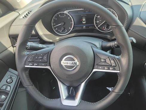 Used 2022 Nissan Sentra SV w/ Lighting Package FWD image 31