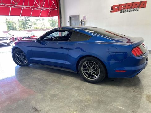 Used 2017 Ford Mustang Coupe image 6