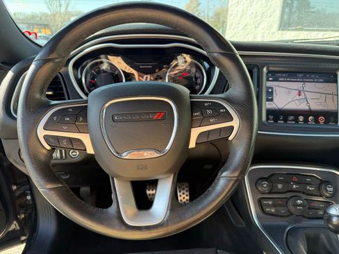 Used 2016 Dodge Challenger R/T Scat Pack w/ Leather Interior Group image 8