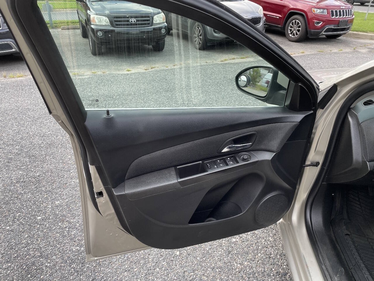 Used 2016 Chevrolet Cruze LT FWD image 7