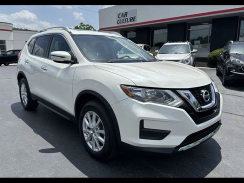 Used 2017 Nissan Rogue SV AWD/4WD image 2
