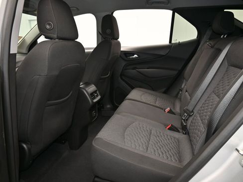 Used 2021 Chevrolet Equinox LT image 32