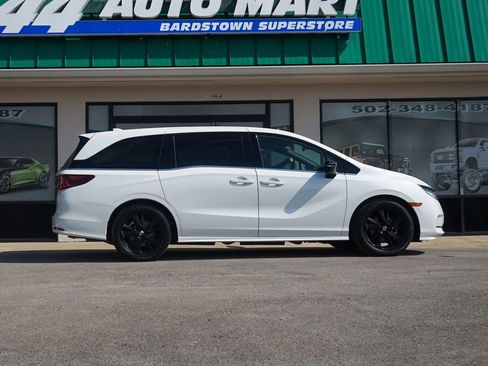 Used 2023 Honda Odyssey Sport image 2