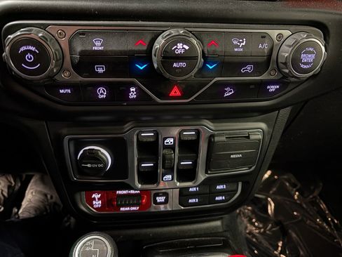 Used 2020 Jeep Wrangler Unlimited Rubicon AWD/4WD image 15