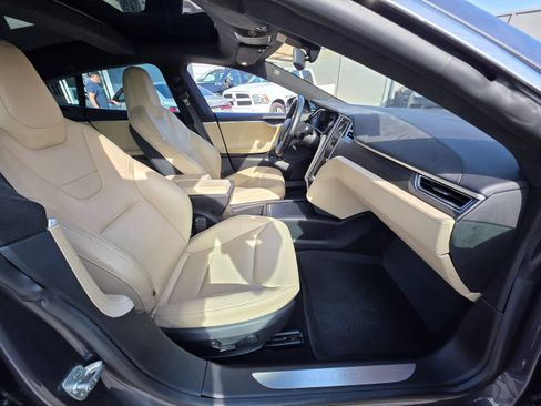 Used 2016 Tesla Model S P90D image 5