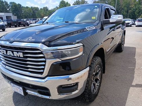Used 2025 RAM 1500 Laramie AWD/4WD image 13