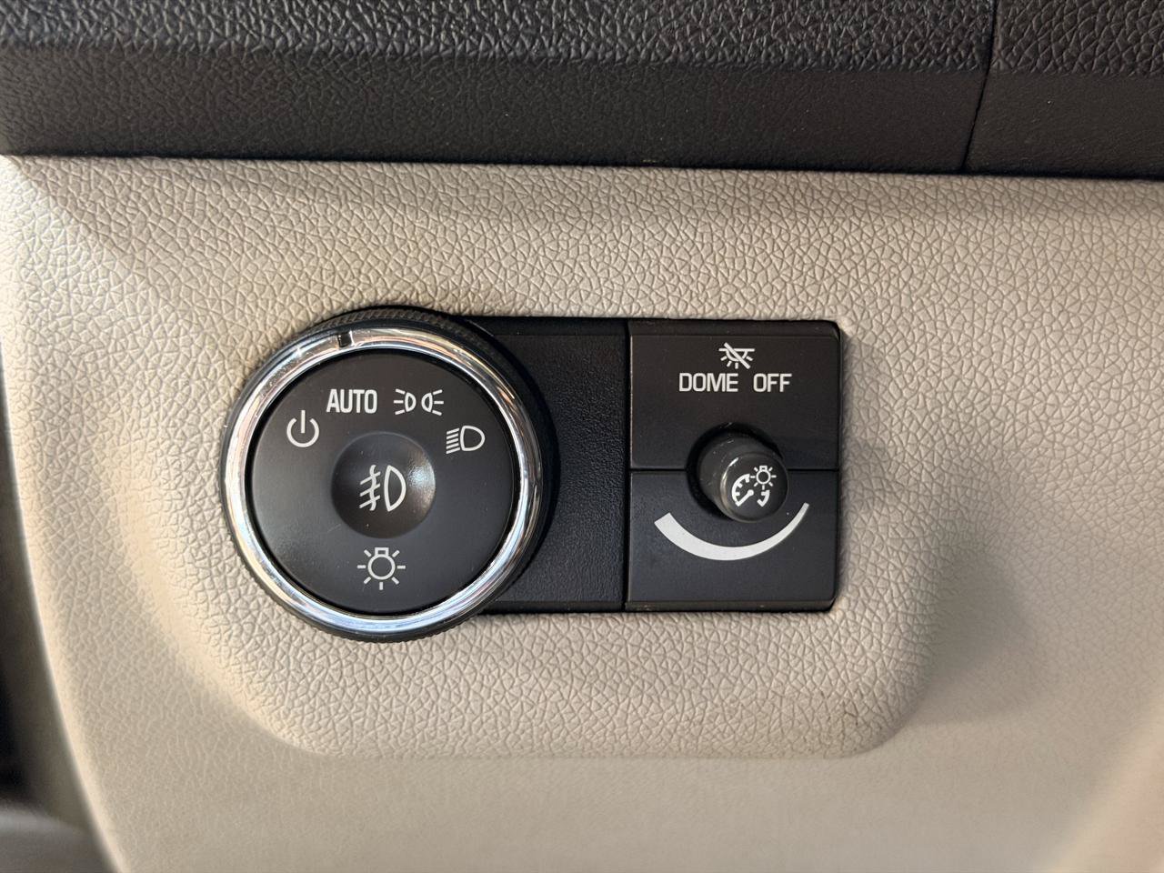 Used 2010 GMC Acadia SLE FWD image 19