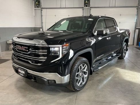 Used 2024 GMC Sierra 1500 SLT w/ SLT Premium Plus Package image 3