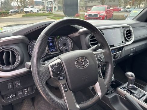Used 2021 Toyota Tacoma Limited image 8