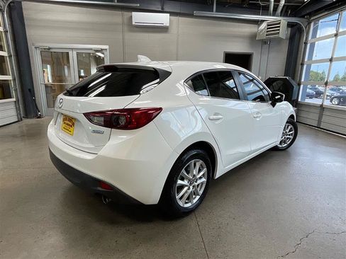Used 2015 MAZDA MAZDA3 i Touring w/ Technology Package FWD image 5