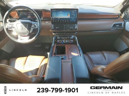 Used 2023 Lincoln Navigator Reserve image 17
