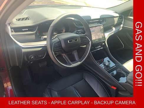 Used 2023 Jeep Grand Cherokee Limited w/ Black Appearance Package AWD/4WD image 13