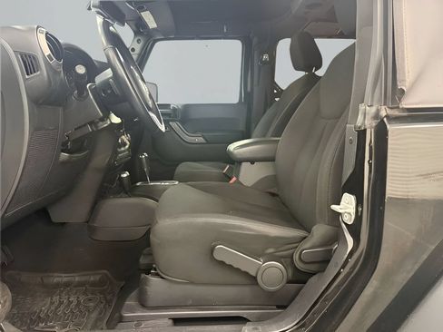 Used 2016 Jeep Wrangler Sport AWD/4WD image 13