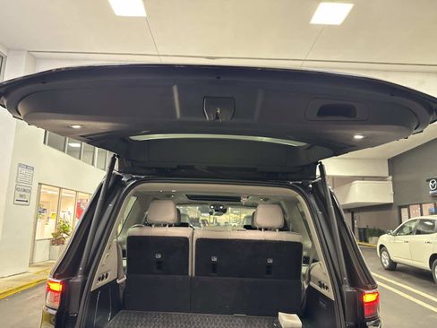 Used 2024 Jeep Wagoneer Series III w/ Premium Group I image 12