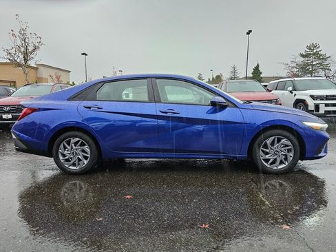 New 2026 Hyundai Elantra Blue image 8