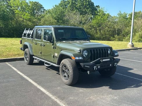 Used 2022 Jeep Gladiator Sport AWD/4WD image 2