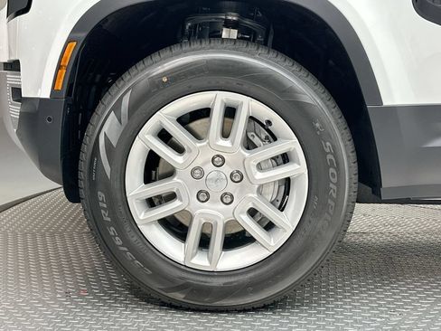 Certified 2025 Land Rover Defender 110 S AWD/4WD image 5