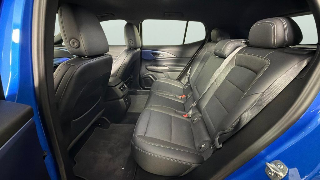 Certified 2025 Chevrolet Equinox EV LT w/ Convenience Package II FWD image 26