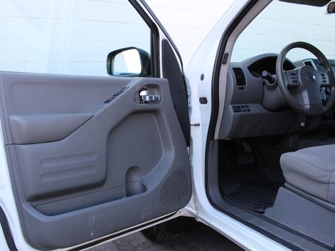 Used 2019 Nissan Frontier SV AWD/4WD image 12