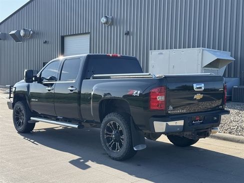 Used 2011 Chevrolet Silverado 2500 LTZ w/ LTZ Plus Package AWD/4WD image 4