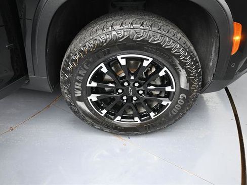 Used 2024 Chevrolet Traverse Z71 w/ Enhanced Driving Package AWD/4WD image 23