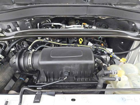 Used 2021 Ford Explorer Limited w/ Equipment Group 301A AWD/4WD image 30