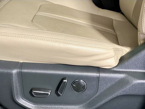 Used 2024 Ford Expedition Limited image 15