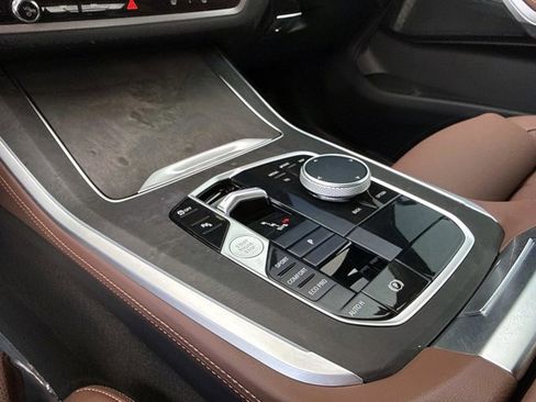 Used 2024 BMW X5 sDrive40i w/ M Sport Package RWD image 30