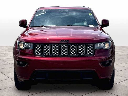 Used 2020 Jeep Grand Cherokee Altitude AWD/4WD image 3