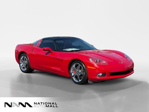 Used 2005 Chevrolet Corvette Coupe w/ Preferred Equipment Group RWD image 7