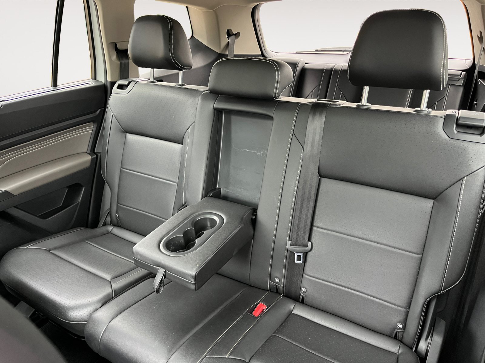 Certified 2023 Volkswagen Atlas SE w/ Panoramic Sunroof Package AWD/4WD image 16
