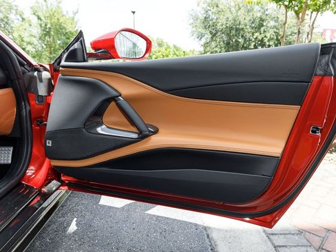 Used 2023 Ferrari 812 GTS RWD image 16