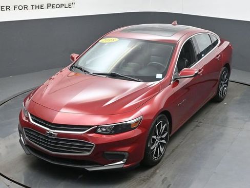 Used 2018 Chevrolet Malibu LT w/ Leather Package FWD image 43