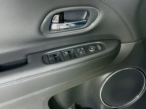 Used 2018 Honda HR-V EX-L image 19