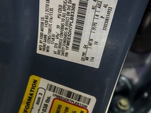 Used 2023 Ford Bronco Badlands image 33