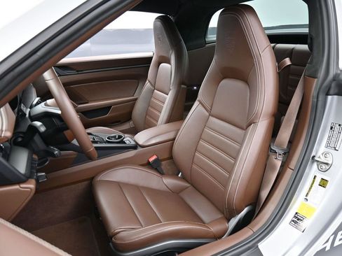 Certified 2024 Porsche 911 Targa 4 GTS image 5