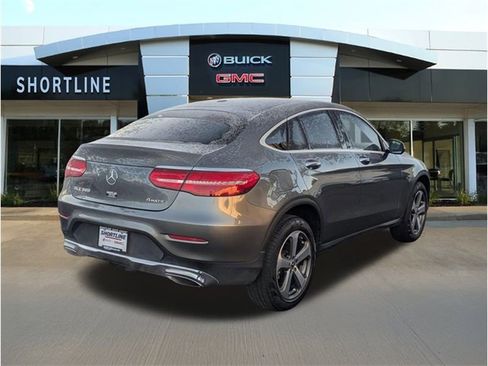 Used 2018 Mercedes-Benz GLC 300 4MATIC Coupe image 3