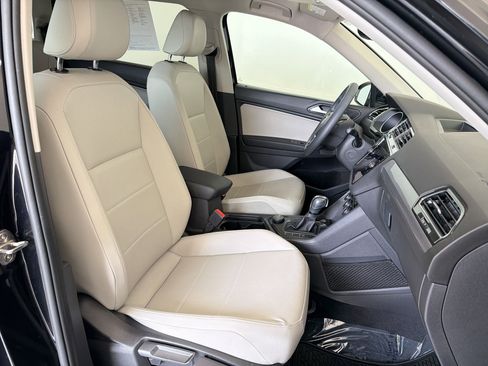 Used 2020 Volkswagen Tiguan SE AWD/4WD image 29