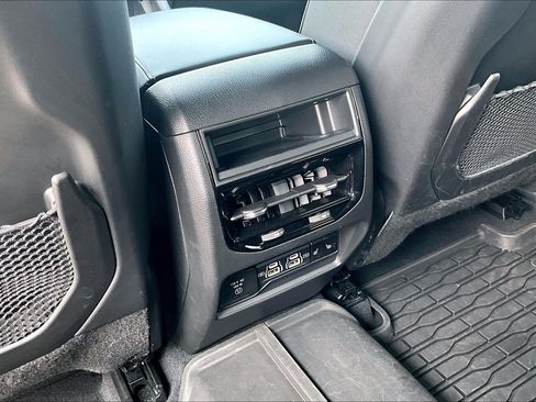 Used 2025 Jeep Grand Cherokee Overland w/ Advanced Protech Group III AWD/4WD image 33