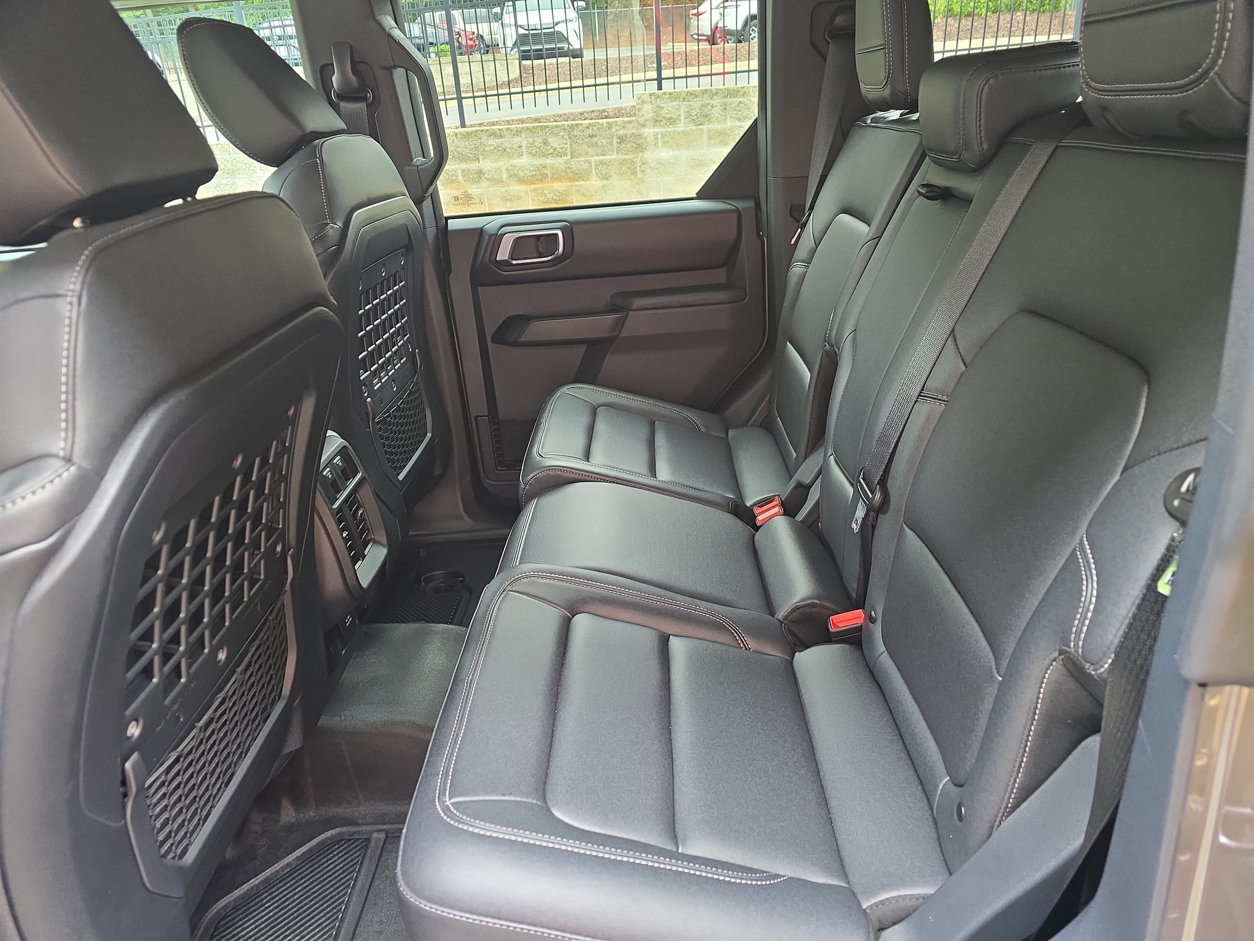 Used 2025 Ford Bronco Badlands AWD/4WD image 13