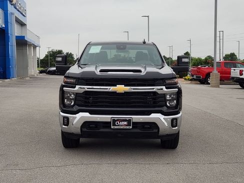 Used 2025 Chevrolet Silverado 2500 LT w/ Safety Package AWD/4WD image 2
