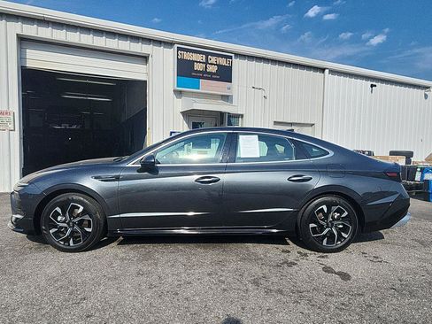 Used 2025 Hyundai Sonata SEL FWD image 2