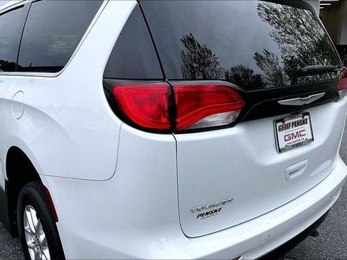 Used 2022 Chrysler Voyager LX FWD image 29