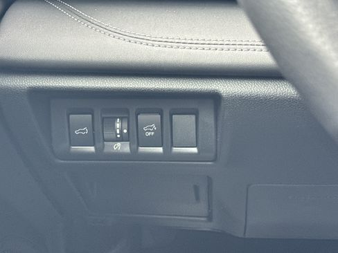 Certified 2025 Subaru Outback Limited AWD/4WD image 11