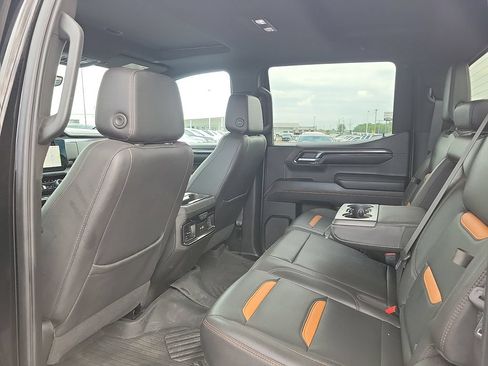 Used 2023 GMC Sierra 1500 AT4 w/ AT4 Premium Package AWD/4WD image 9